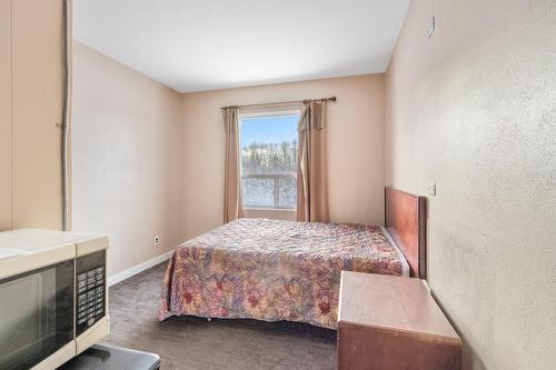 4907  51 St, Breton, AB 