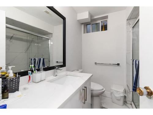 2934 E Osprey Drive, Abbotsford, BC - Indoor Photo Showing Bathroom