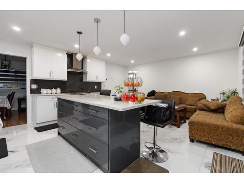 2934 E Osprey Drive, Abbotsford, BC - Indoor Photo Showing Kitchen