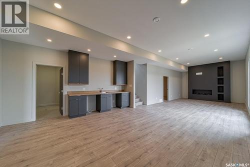 12 Sunset Boulevard, North Grove, SK - Indoor