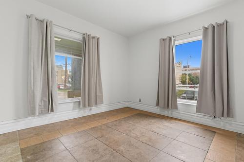 9513  103 Ave Nw, Edmonton, AB - Indoor Photo Showing Other Room