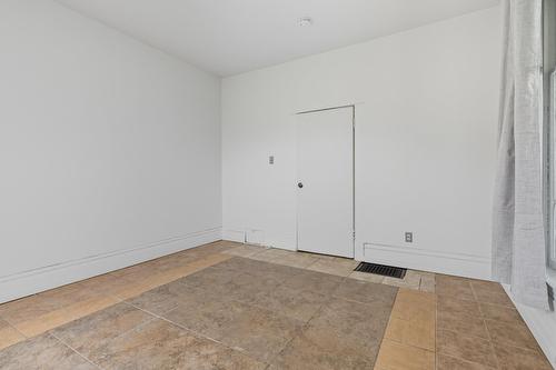 9513  103 Ave Nw, Edmonton, AB - Indoor Photo Showing Other Room