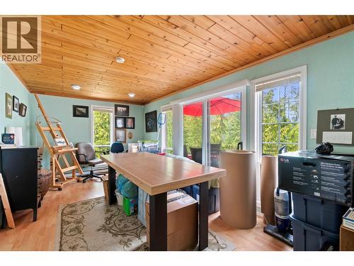5121 Ivy Road, Eagle Bay, BC - Indoor