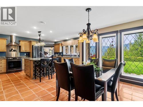 5121 Ivy Road, Eagle Bay, BC - Indoor