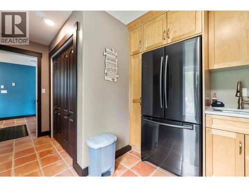 5121 Ivy Road, Eagle Bay, BC - Indoor Photo Showing Kitchen