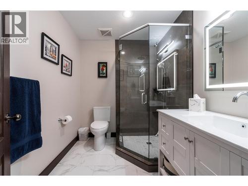 5121 Ivy Road, Eagle Bay, BC - Indoor Photo Showing Bathroom