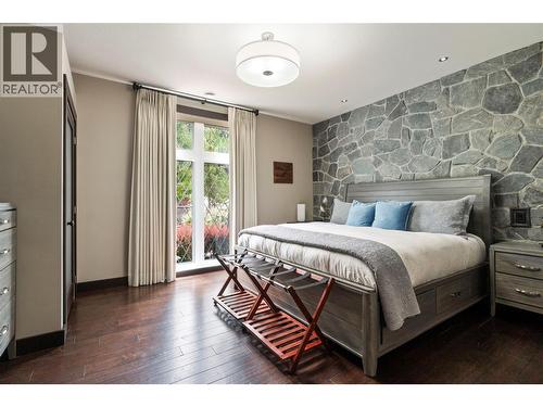 5121 Ivy Road, Eagle Bay, BC - Indoor Photo Showing Bedroom