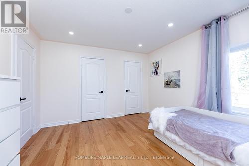 238 Devonsleigh Boulevard, Richmond Hill, ON - Indoor Photo Showing Bedroom