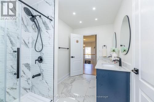 238 Devonsleigh Boulevard, Richmond Hill, ON - Indoor Photo Showing Bathroom