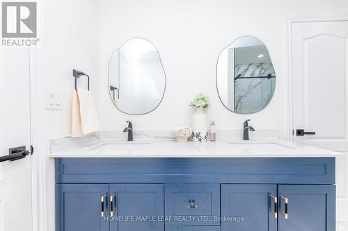 238 Devonsleigh Boulevard, Richmond Hill, ON - Indoor Photo Showing Bathroom