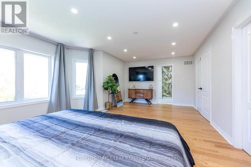 238 Devonsleigh Boulevard, Richmond Hill, ON - Indoor Photo Showing Bedroom