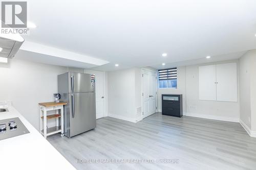 238 Devonsleigh Boulevard, Richmond Hill, ON - Indoor