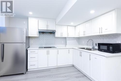 238 Devonsleigh Boulevard, Richmond Hill, ON - Indoor Photo Showing Kitchen With Double Sink