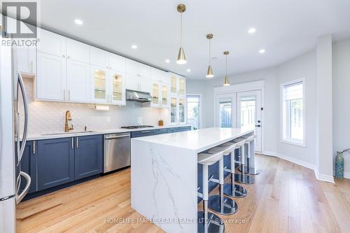 238 Devonsleigh Boulevard, Richmond Hill, ON - Indoor Photo Showing Kitchen With Stainless Steel Kitchen With Upgraded Kitchen