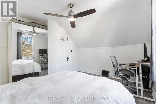 22 Bertram Street, St. Catharines (E. Chester), ON - Indoor Photo Showing Bedroom
