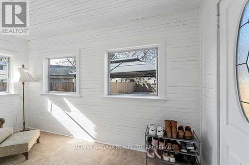 Back entrance/sunroom - 22 Bertram Street, St. Catharines (E. Chester), ON 