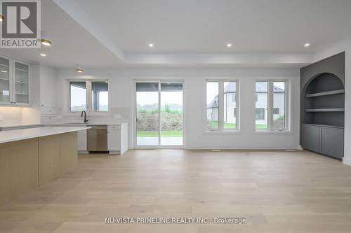 186 Timberwalk Trail, Middlesex Centre (Ilderton), ON - Indoor Photo Showing Kitchen