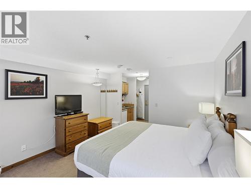 3160 Creekside Creekside Way Unit# 204, Sun Peaks, BC - Indoor Photo Showing Bedroom