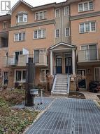 1002 - 28 SOMMERSET WAY  Toronto, ON M2N 6W7