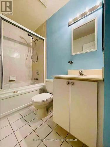 1002 - 28 Sommerset Way, Toronto, ON - Indoor Photo Showing Bathroom