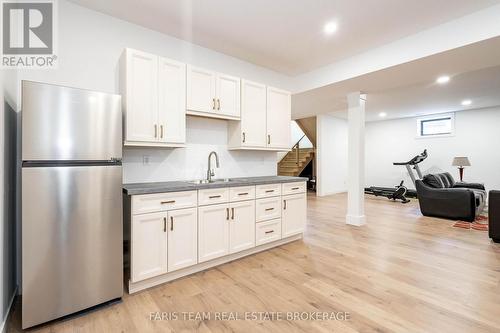 183 Woodland Drive, Wasaga Beach, ON - Indoor Photo Showing Kitchen