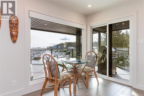 3483 Schooner Rd, Nanoose Bay, BC - Indoor Photo Showing Dining Room