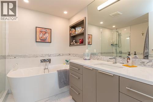 3483 Schooner Rd, Nanoose Bay, BC - Indoor Photo Showing Bathroom