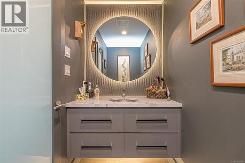 3483 Schooner Rd, Nanoose Bay, BC - Indoor Photo Showing Bathroom