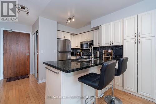 1403 - 33 Elm Drive, Mississauga, ON - Indoor Photo Showing Kitchen With Stainless Steel Kitchen With Double Sink