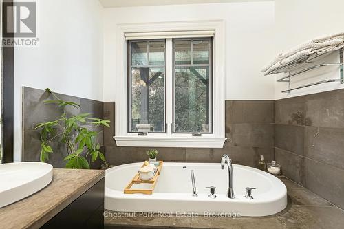 120 Timber Leif Ridge, Blue Mountains, ON - Indoor Photo Showing Bathroom