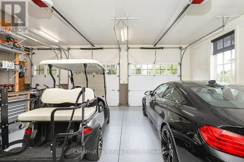 120 Timber Leif Ridge, Blue Mountains, ON - Indoor Photo Showing Garage
