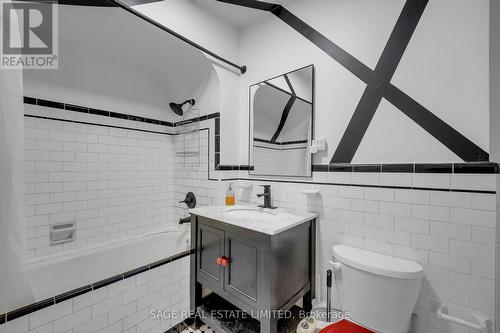 Upper - 1108 St. Clair Avenue W, Toronto, ON - Indoor Photo Showing Bathroom