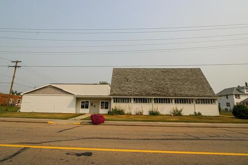4824  50 Ave, Elk Point, AB 