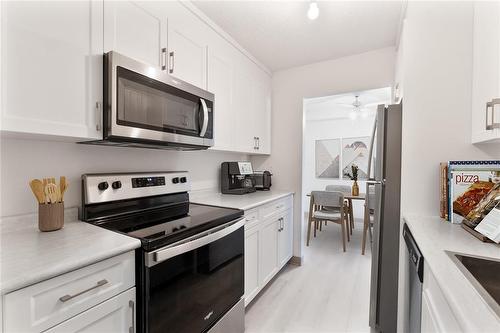 11 Davidson Avenue E, Dauphin, MB - Indoor Photo Showing Kitchen