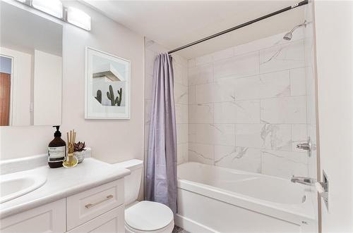 11 Davidson Avenue E, Dauphin, MB - Indoor Photo Showing Bathroom