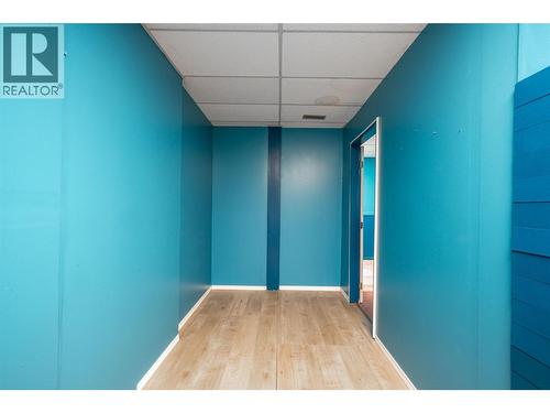 5683 97 Highway, Falkland, BC - Indoor Photo Showing Other Room