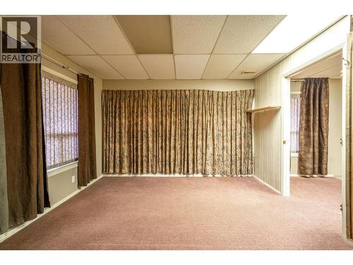 5683 97 Highway, Falkland, BC - Indoor Photo Showing Other Room