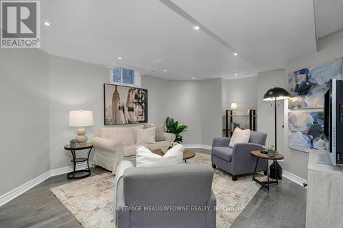 1581 Dockray Drive, Milton, ON - Indoor Photo Showing Living Room