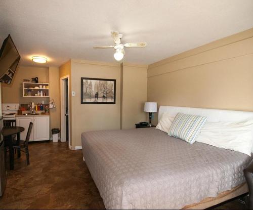 4801  53 St, Forestburg, AB 