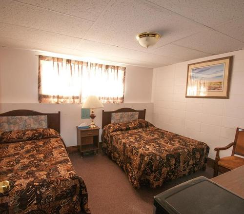 4801  53 St, Forestburg, AB 