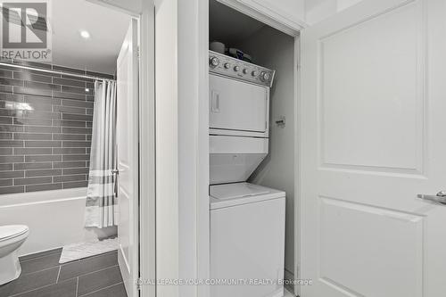 604 - 55 Speers Road, Oakville, ON - Indoor Photo Showing Laundry Room