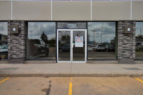 2840  Calgary Trail, Edmonton, AB 