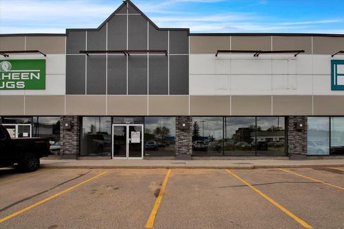 2840  Calgary Trail, Edmonton, AB 