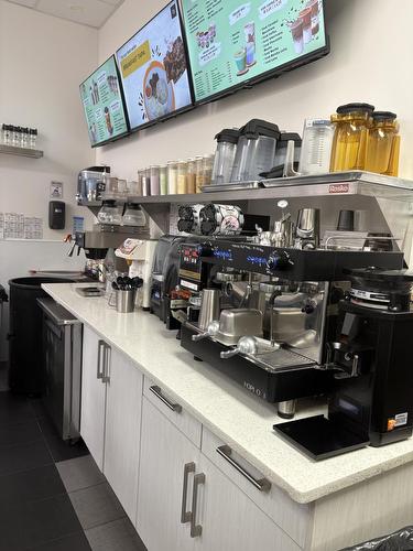 2539  17 St Nw, Edmonton, AB 