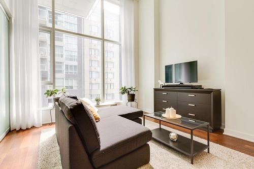 Living room - 211-1155 Rue De La Montagne, Montréal (Ville-Marie), QC - Indoor