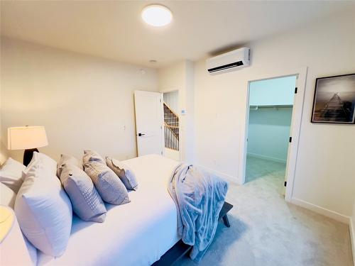 404-510 14Th Street, Invermere, BC - Indoor Photo Showing Bedroom