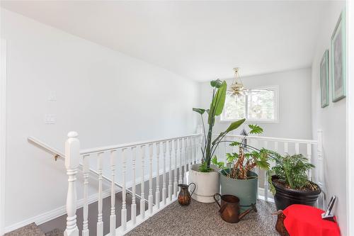 2094 Saddleview Avenue, Lumby, BC - Indoor Photo Showing Other Room