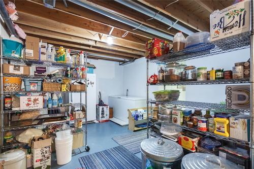 2094 Saddleview Avenue, Lumby, BC - Indoor Photo Showing Basement