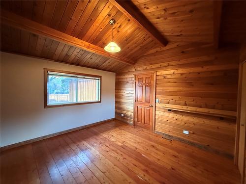 9209 Wallis Avenue, Wilmer, BC - Indoor Photo Showing Other Room