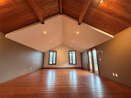 9209 Wallis Avenue, Wilmer, BC - Indoor Photo Showing Other Room